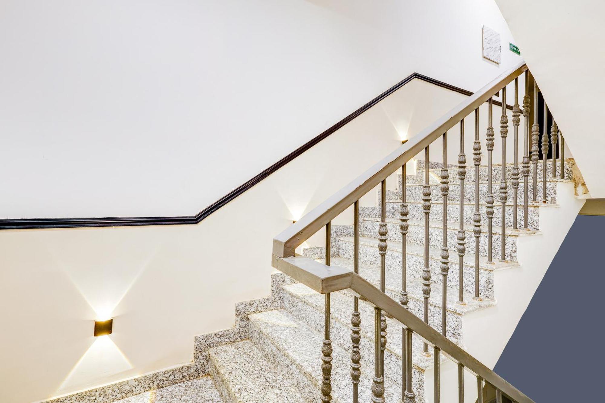 Hotel Super Townhouse Oak Udyog Vihar à Gurgaon Extérieur photo