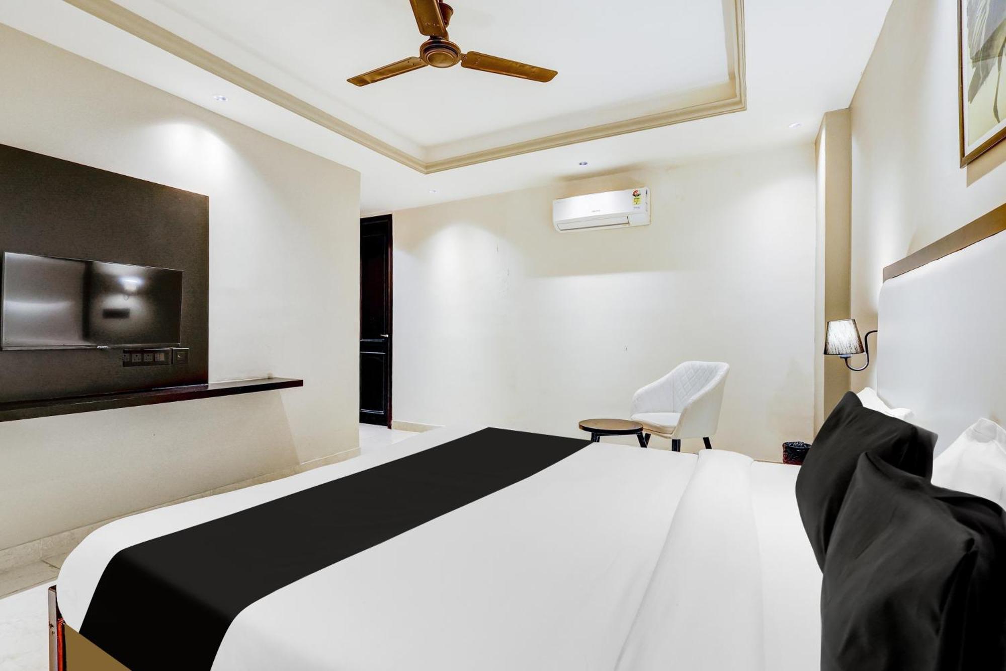 Hotel Super Townhouse Oak Udyog Vihar à Gurgaon Extérieur photo