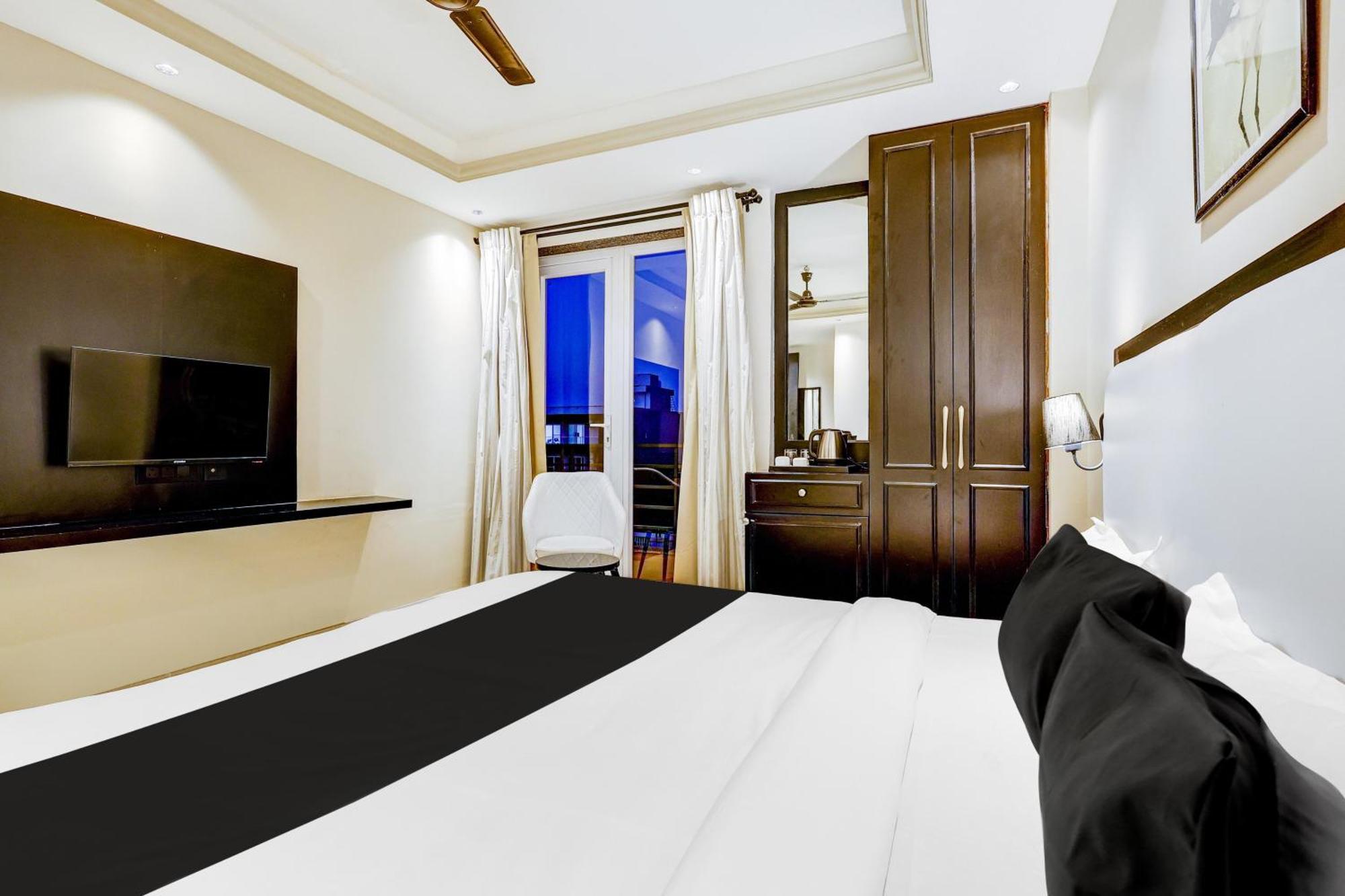 Hotel Super Townhouse Oak Udyog Vihar à Gurgaon Extérieur photo