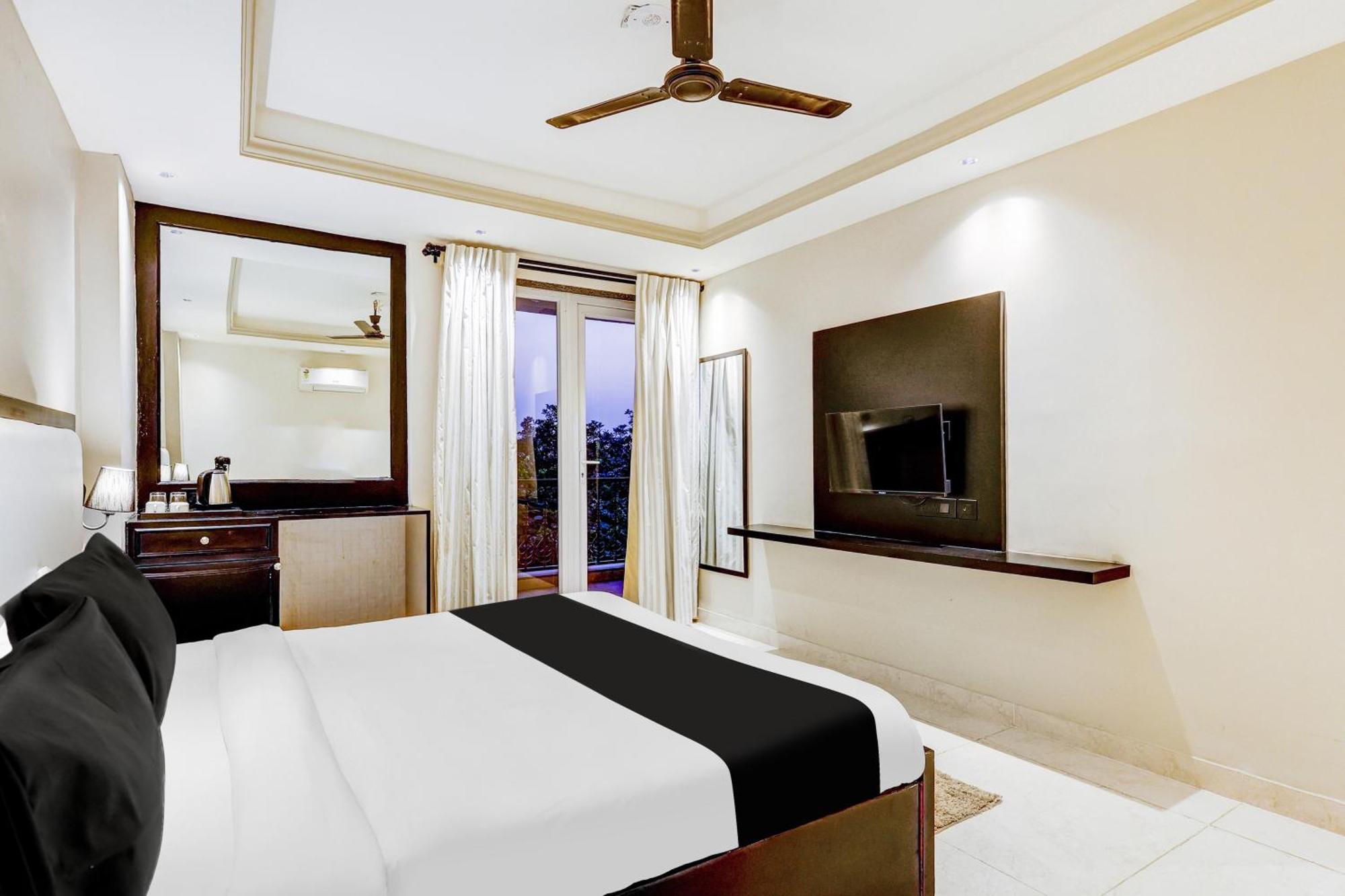 Hotel Super Townhouse Oak Udyog Vihar à Gurgaon Extérieur photo