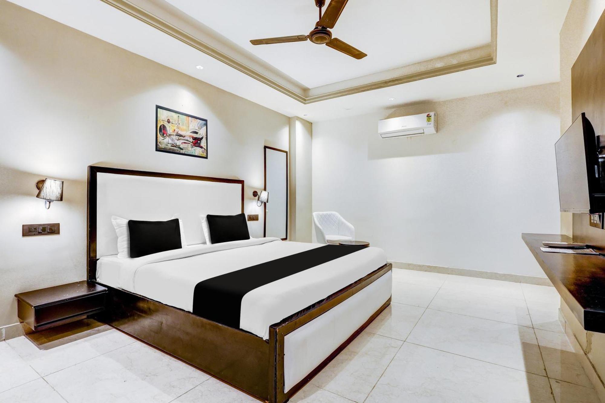 Hotel Super Townhouse Oak Udyog Vihar à Gurgaon Extérieur photo