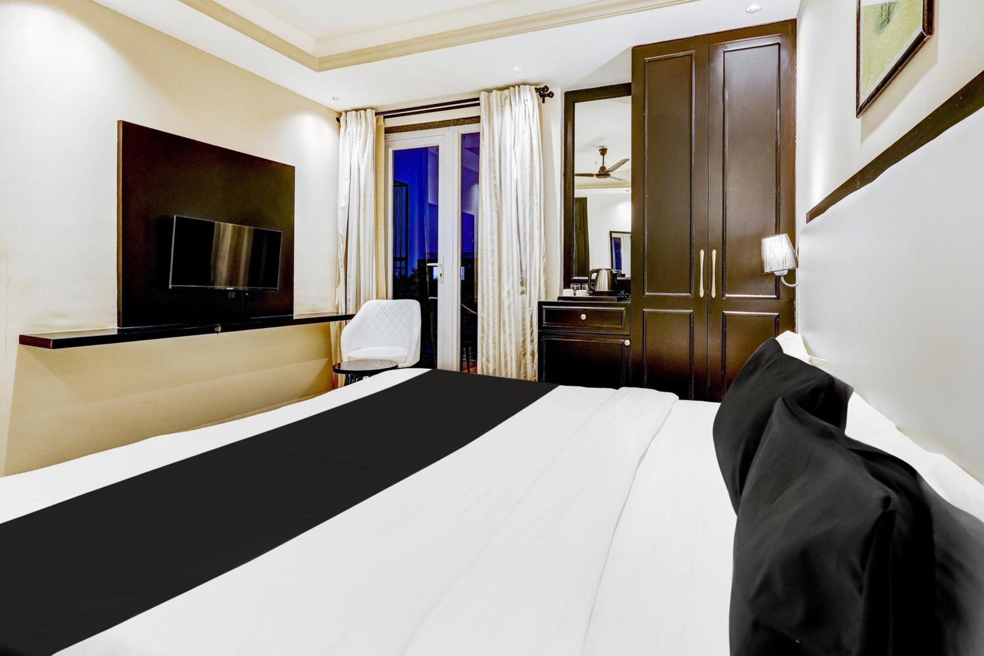 Hotel Super Townhouse Oak Udyog Vihar à Gurgaon Extérieur photo