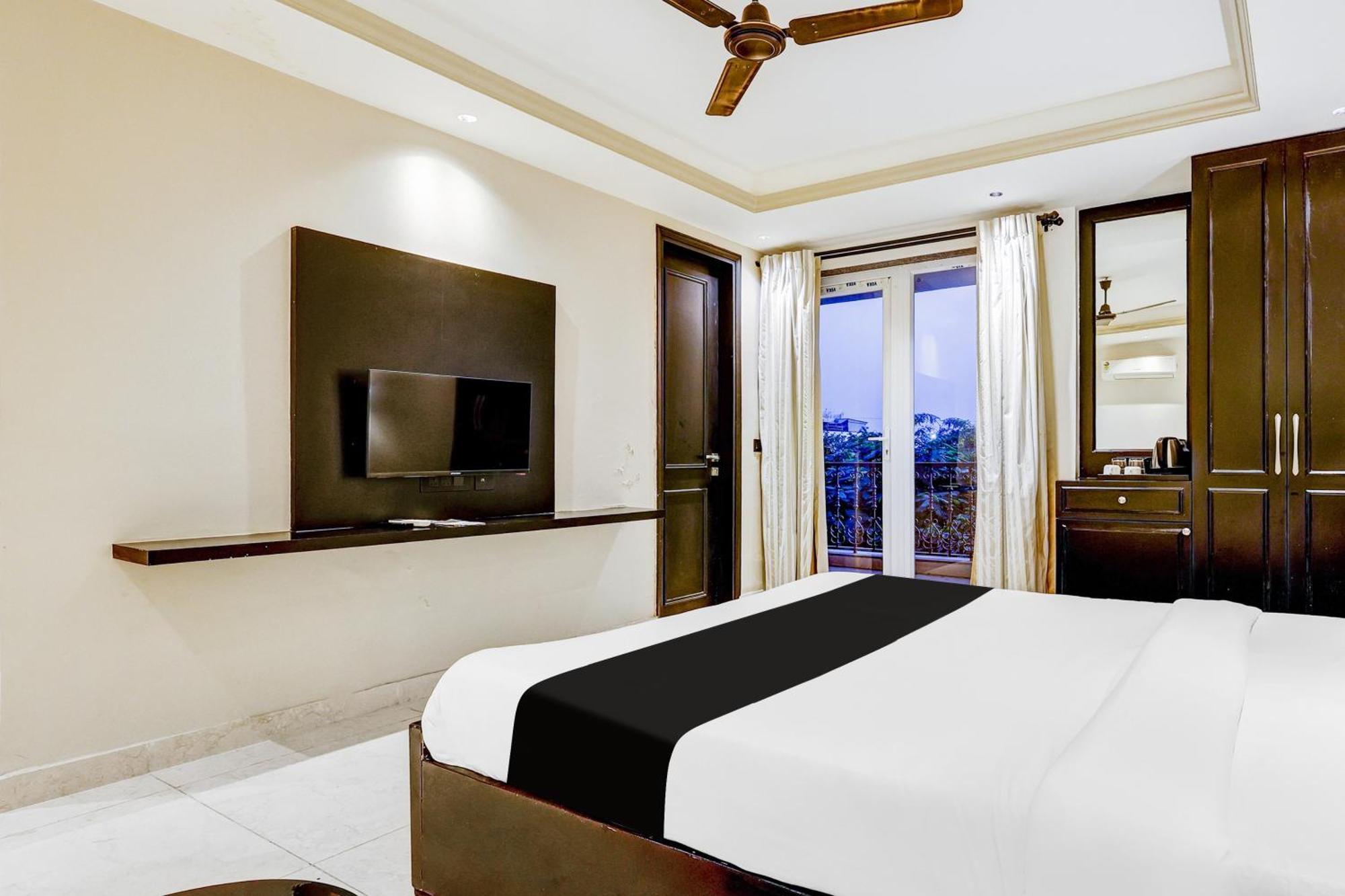 Hotel Super Townhouse Oak Udyog Vihar à Gurgaon Extérieur photo